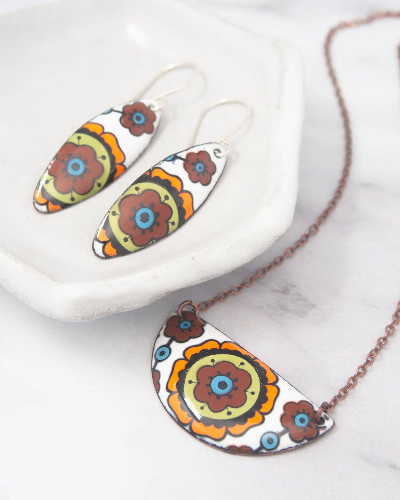 Vintage Revival Earrings, Brown